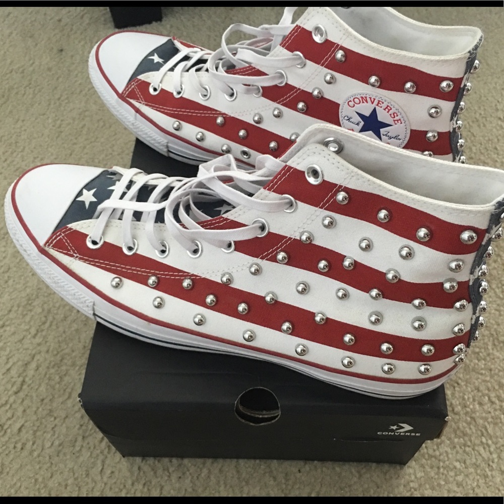 Barely worn Converse All-Star sneakers